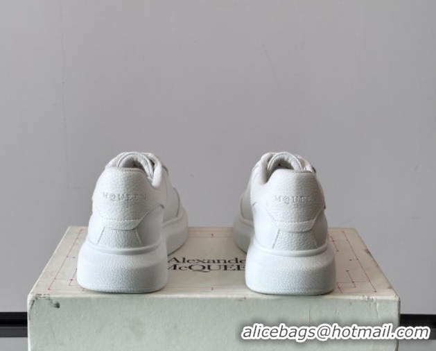 Low Cost Alexander McQueen Oversized Sneakers in Calfskin Leather AM23 White 5081910