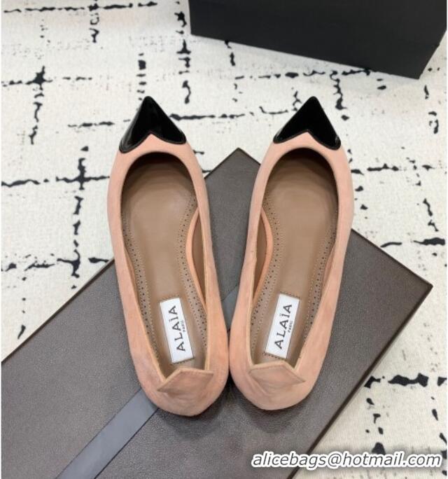 ​Buy Fashionable Alaia Le Cœur Heart Ballet Flats in Suede and Patent Leather AL100803 Nude Pink 2024
