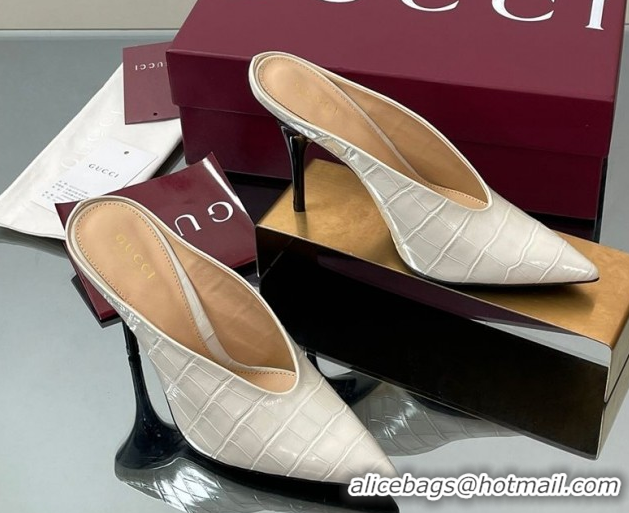 Good Looking Gucci V Heel Mules 10.5cm in Stone Embossed Leather White 2025 GG082801