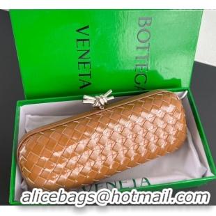 Pretty Style Bottega Veneta Knot Long Clutch in Intreccio Leather 0801 Brown 2025