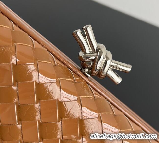 Pretty Style Bottega Veneta Knot Long Clutch in Intreccio Leather 0801 Brown 2025
