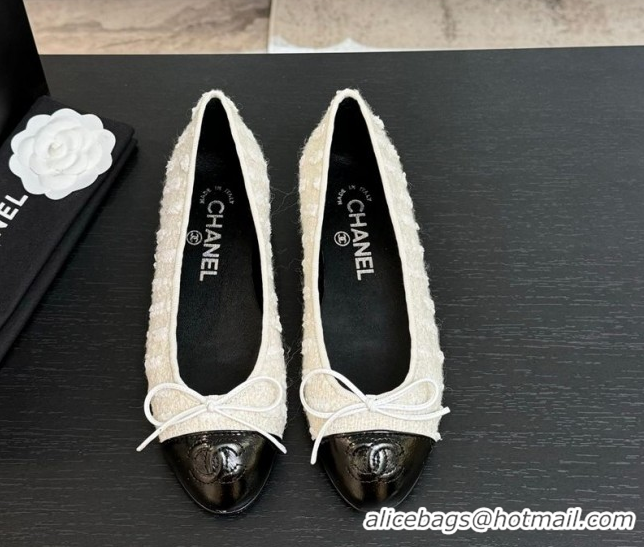 Luxurious Chanel Classic Tweed & Patent Calfskin Ballet Flats with Bow White/Black 50901010