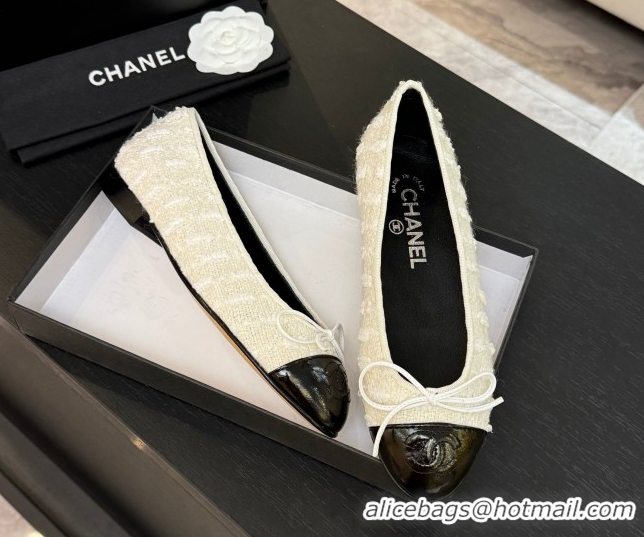 Luxurious Chanel Classic Tweed & Patent Calfskin Ballet Flats with Bow White/Black 50901010