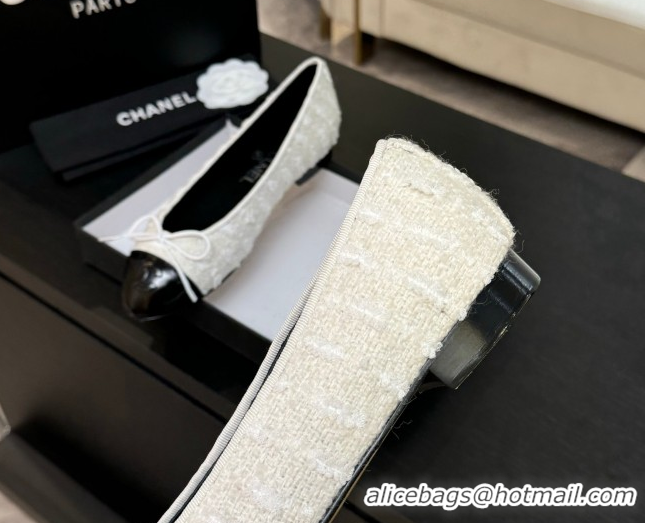 Luxurious Chanel Classic Tweed & Patent Calfskin Ballet Flats with Bow White/Black 50901010