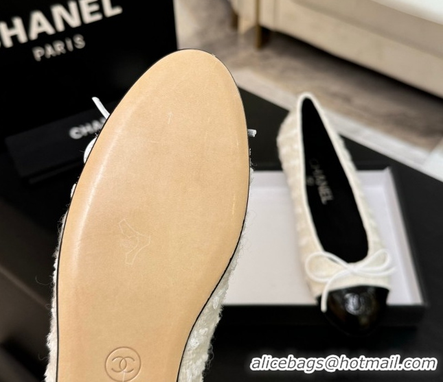 Luxurious Chanel Classic Tweed & Patent Calfskin Ballet Flats with Bow White/Black 50901010