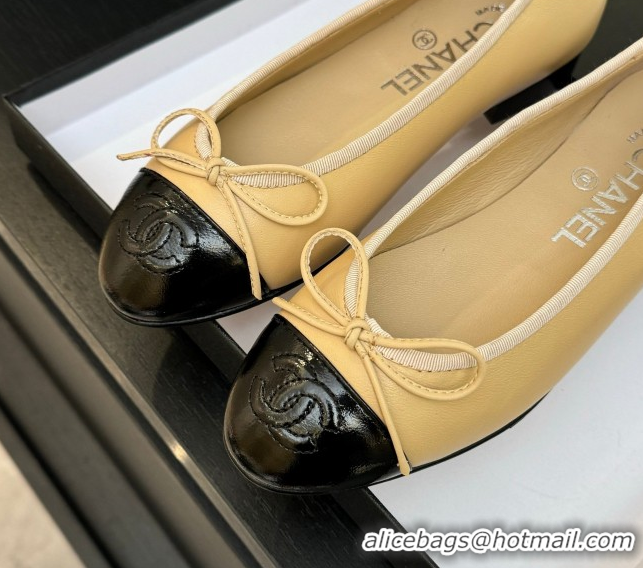 Shop Duplicate Chanel Classic Lambskin & Patent Calfskin Ballet Flats with Bow Beige 0901022