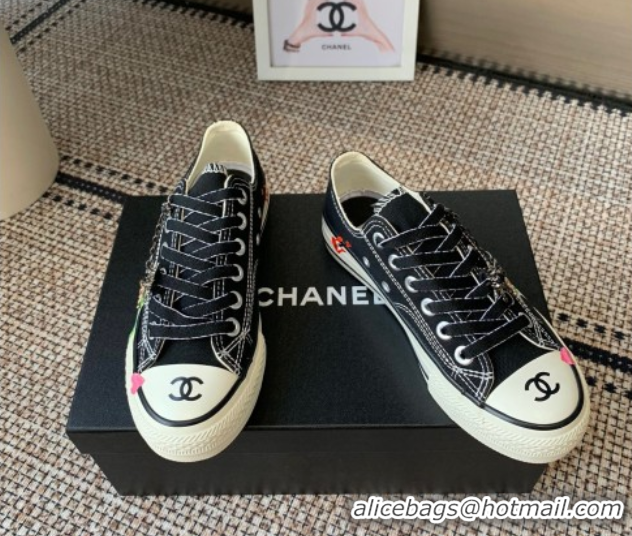 Big Discount Chanel Canvas Low top Sneakers with Chain and Print Black 2025 CH090103 0901049