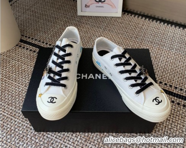 Discount Chanel Canvas Low top Sneakers with Chain and Print White 2025 CH090103 0901050