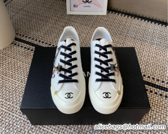 Discount Chanel Canvas Low top Sneakers with Chain and Print White 2025 CH090103 0901050
