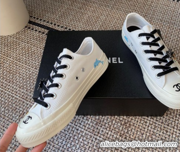 Discount Chanel Canvas Low top Sneakers with Chain and Print White 2025 CH090103 0901050