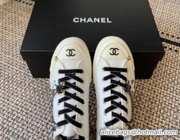 Discount Chanel Canvas Low top Sneakers with Chain and Print White 2025 CH090103 0901050