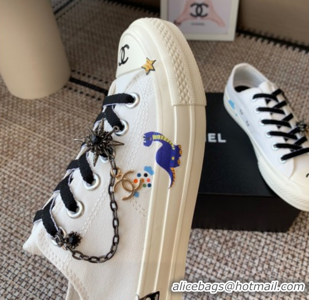 Discount Chanel Canvas Low top Sneakers with Chain and Print White 2025 CH090103 0901050