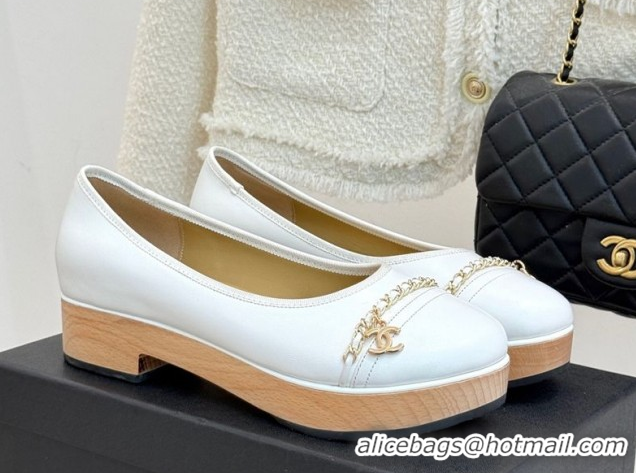 Best Product Chanel Lambskin & Wood-Like Loafers with Chain White 2025 CH090114