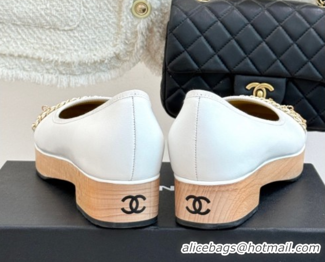 Best Product Chanel Lambskin & Wood-Like Loafers with Chain White 2025 CH090114