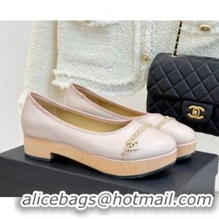 Good Product Chanel Lambskin & Wood-Like Loafers with Chain Pale Pink 2025 CH090114