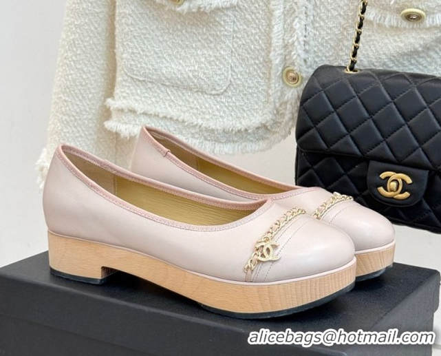 Good Product Chanel Lambskin & Wood-Like Loafers with Chain Pale Pink 2025 CH090114