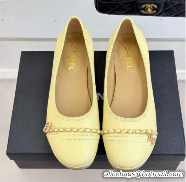 Luxurious Chanel Lambskin & Wood-Like Loafers with Chain Yellow 2025 CH090114