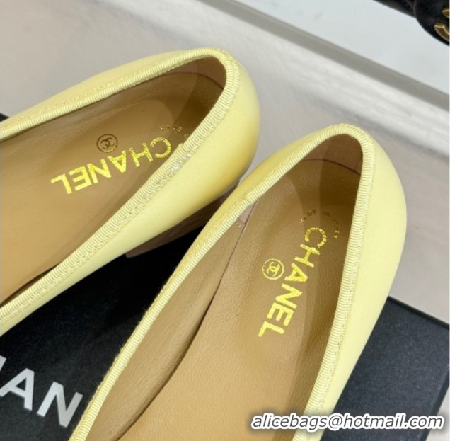 Luxurious Chanel Lambskin & Wood-Like Loafers with Chain Yellow 2025 CH090114