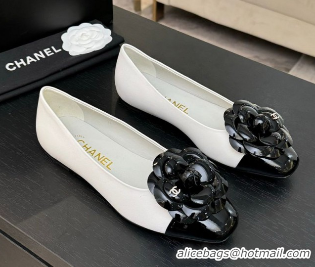 Good Quality Chanel Lambskin & Patent Calfskin Ballet flats with Camellia Bloom White 2025 G46520