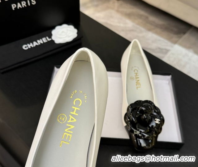 Good Quality Chanel Lambskin & Patent Calfskin Ballet flats with Camellia Bloom White 2025 G46520