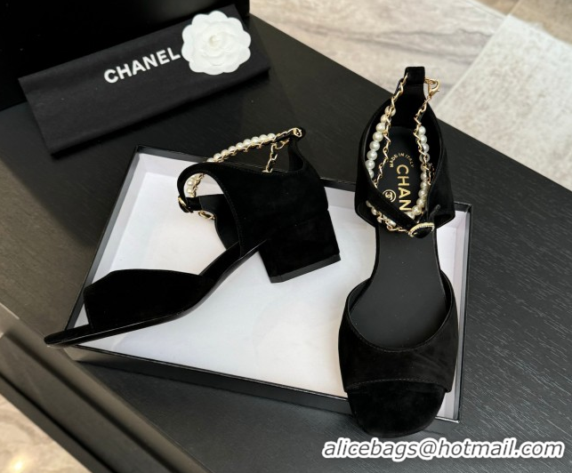 Shop Duplicate Chanel Suede Low Heel Sandals with Chain and Pearls Black 2025 G46658