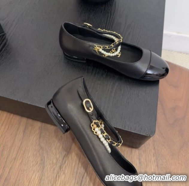 Luxurious Chanel Lambskin & Patent Calfskin Mary Janes Ballet Flats with Chain and Pearls Black 2025 G46718