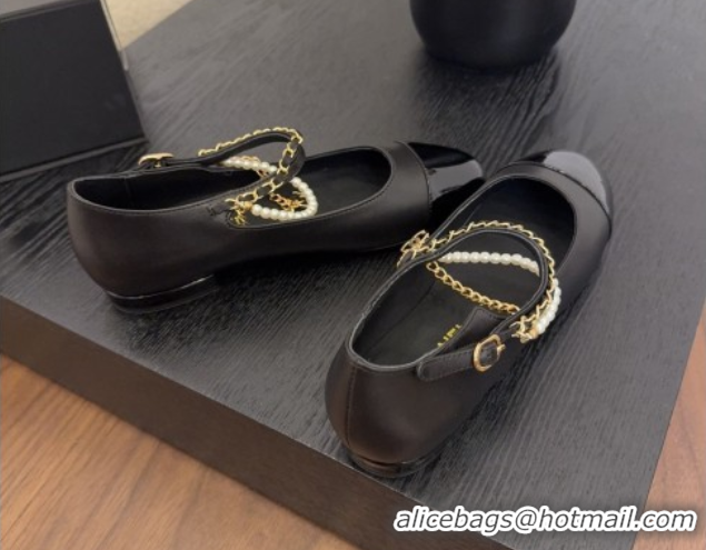 Luxurious Chanel Lambskin & Patent Calfskin Mary Janes Ballet Flats with Chain and Pearls Black 2025 G46718