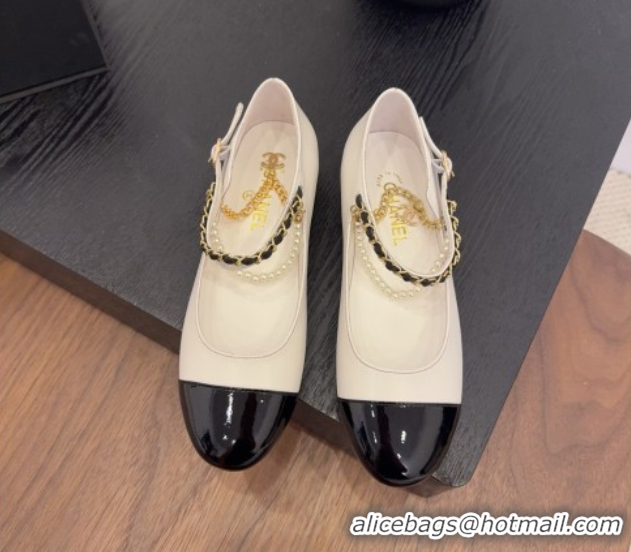 Popular Style Chanel Lambskin & Patent Calfskin Mary Janes Ballet Flats with Chain and Pearls White 2025 G46718