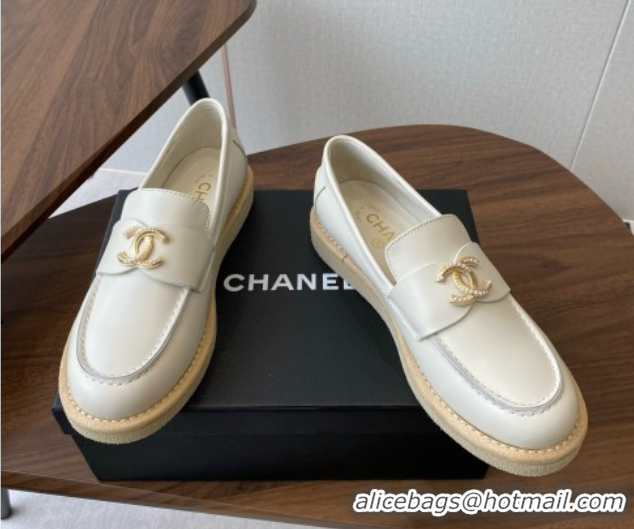 Durable Chanel Smooth Calfskin Loafers CH9338 Beige
