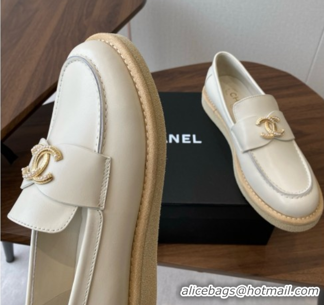 Durable Chanel Smooth Calfskin Loafers CH9338 Beige