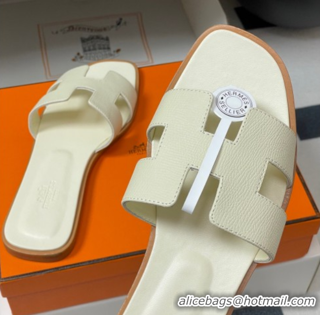 Buy Discount Hermes Oran Classic Flat Slides Sandal in Palm-Grained Calfskin Pale Yellow 0819002