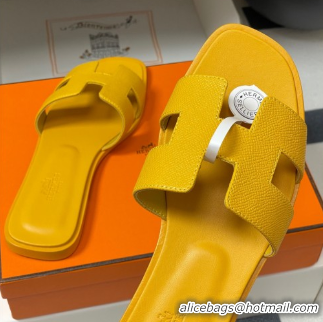 Popular Style Hermes Oran Classic Flat Slides Sandal in Palm-Grained Calfskin Dark Yellow 0819015