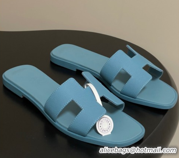 Luxurious Hermes Oran Classic Flat Slides Sandal in Palm-Grained Calfskin Light Blue H081803