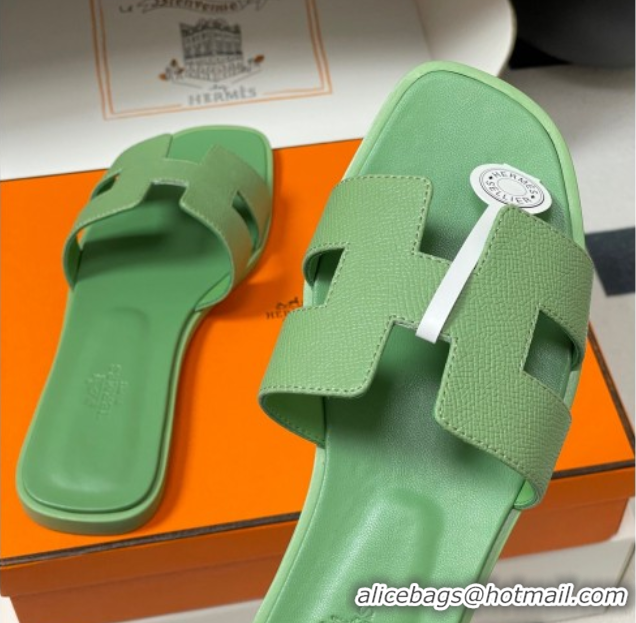 Most Popular Hermes Oran Classic Flat Slides Sandal in Palm-Grained Calfskin Light Green H081803