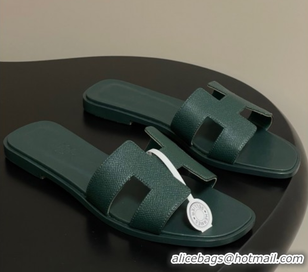 Feminine Hermes Oran Classic Flat Slides Sandal in Palm-Grained Calfskin Dark Green 2025 H081803