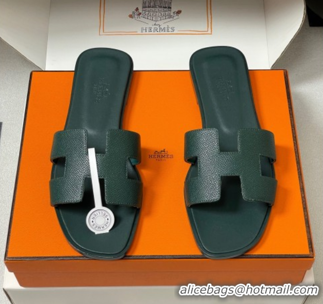Feminine Hermes Oran Classic Flat Slides Sandal in Palm-Grained Calfskin Dark Green 2025 H081803