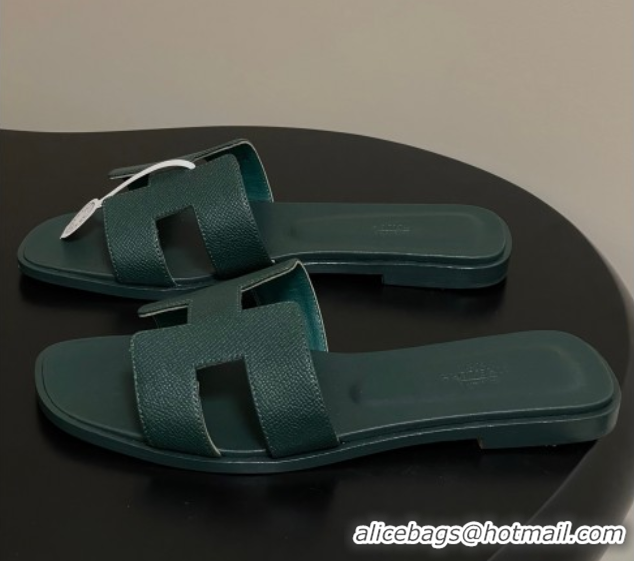 Feminine Hermes Oran Classic Flat Slides Sandal in Palm-Grained Calfskin Dark Green 2025 H081803