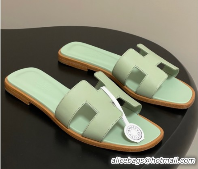 Grade Quality Hermes Oran Classic Flat Slides Sandal in Smooth Calfskin Light Green H081803