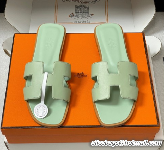 Grade Quality Hermes Oran Classic Flat Slides Sandal in Smooth Calfskin Light Green H081803
