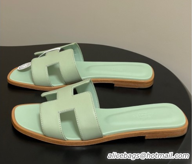 Grade Quality Hermes Oran Classic Flat Slides Sandal in Smooth Calfskin Light Green H081803