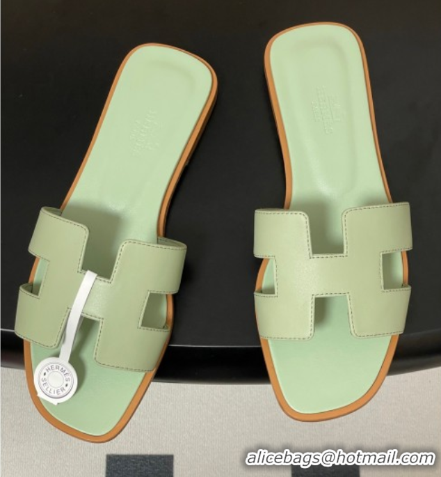 Grade Quality Hermes Oran Classic Flat Slides Sandal in Smooth Calfskin Light Green H081803