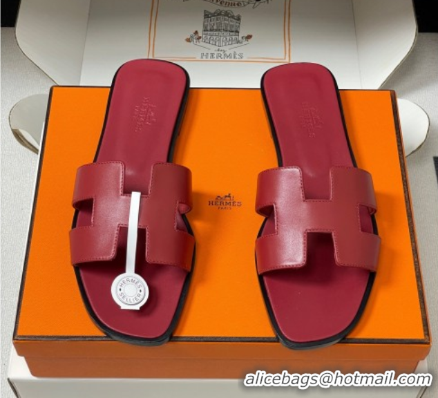 Feminine Hermes Oran Classic Flat Slides Sandal in Smooth Calfskin Dark Red 2025 H081803