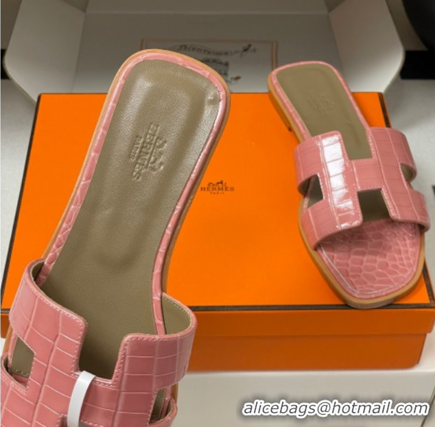 Pretty Style Hermes Oran Classic Flat Slides Sandal in Crocodile Embossed Calfskin Light Pink 2025 H081803