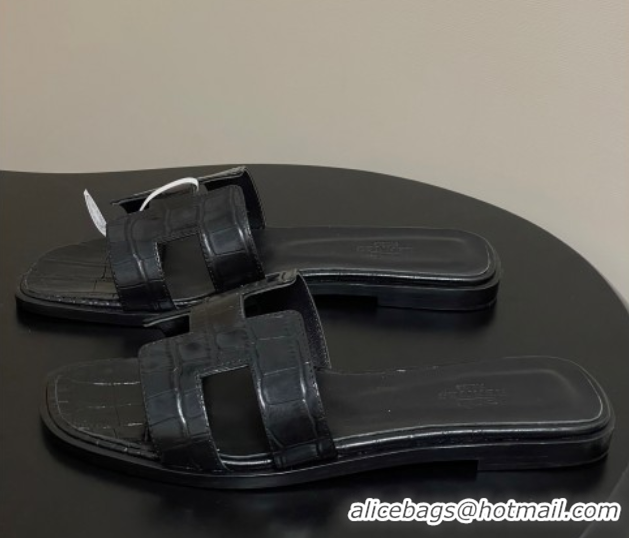 Charming Hermes Oran Classic Flat Slides Sandal in Stone Embossed Calfskin Black 2025 H081803