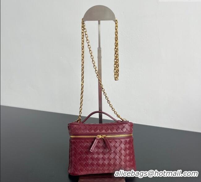 Trendy Design Bottega Veneta Small Soft Vanity Bag in Intrecciato Leather 843800 Barolo Red 2025