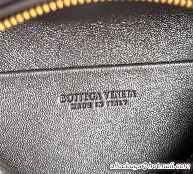 Top Grade Bottega Veneta Small Soft Vanity Bag in Intrecciato Leather 843800 Fondant Brown 2025