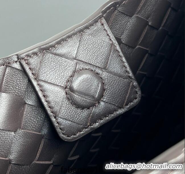 Pretty Style Bottega Veneta Campana Shoulder Bag in Intrecciato Leather 844249 Fondant Brown 2025