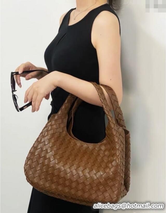 Pretty Style Bottega Veneta Campana Shoulder Bag in Intrecciato Leather 844249 Fondant Brown 2025