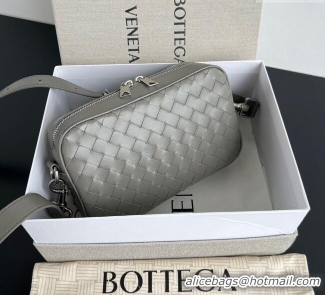 Promotional Bottega Veneta Men's Small Camera Bag in Intrecciato Leather 755923 Misty Rain 2025
