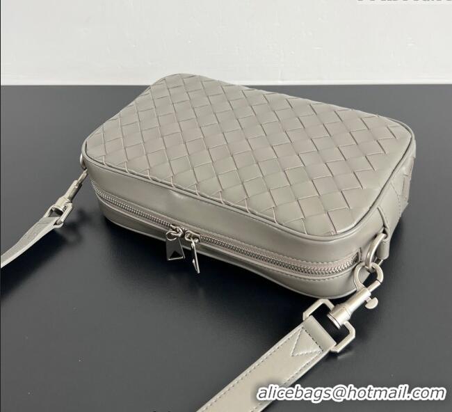 Promotional Bottega Veneta Men's Small Camera Bag in Intrecciato Leather 755923 Misty Rain 2025